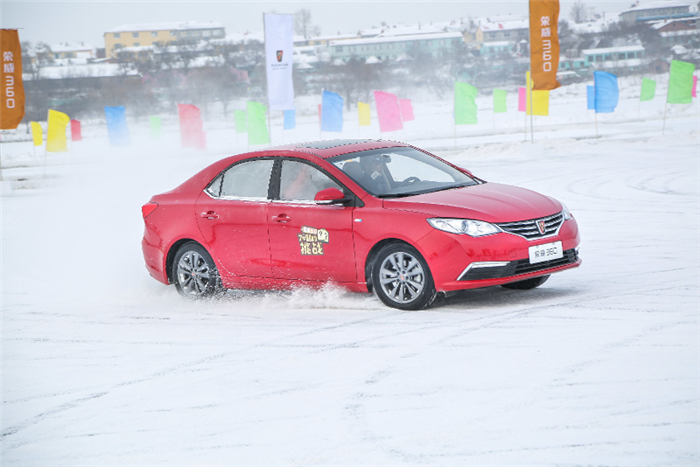 為正能量點(diǎn)贊！上汽乘用車獲2015中國品牌代表稱號